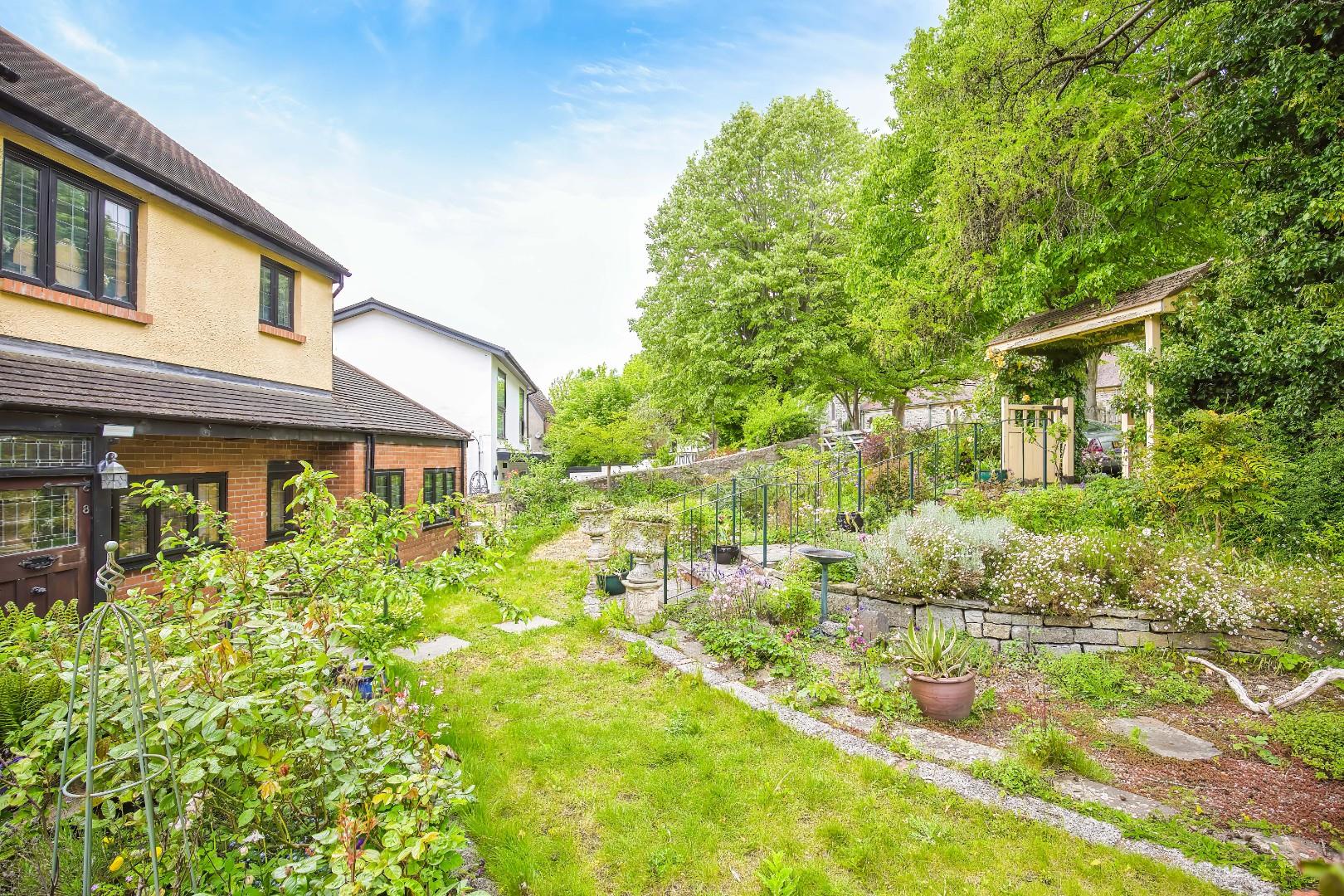 8 Church Place South, Penarth, CF64 1BA